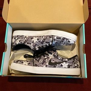 Fábula Acelerar Ejercer Nike | Shoes | Nike Sb Satire Canvas Premium Sneakers | Poshmark